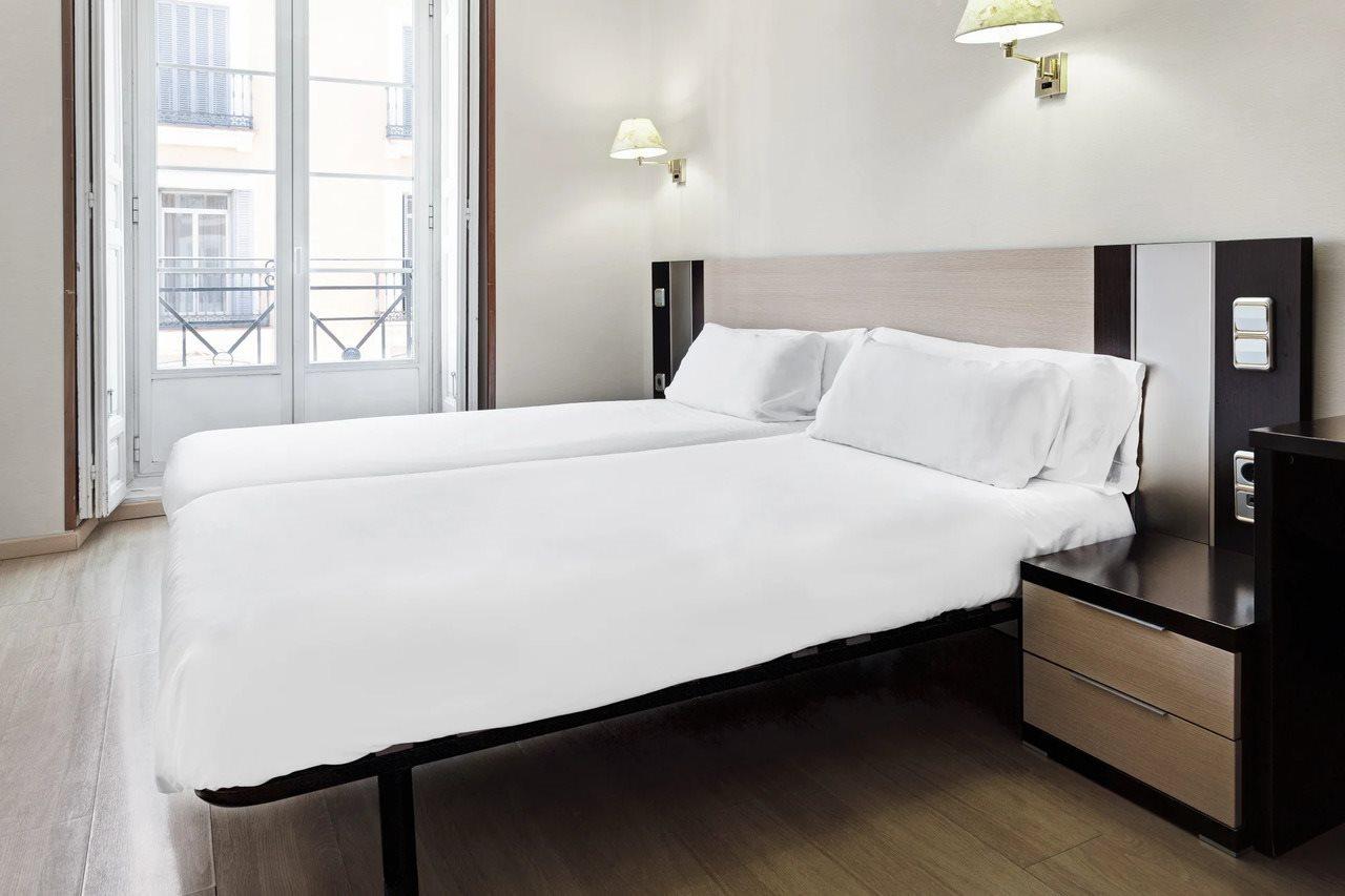 บีแอนด์บี โฮเทล มาดริด เซนโตร พลาซา มายอร์ Hotel ภายนอก รูปภาพ
