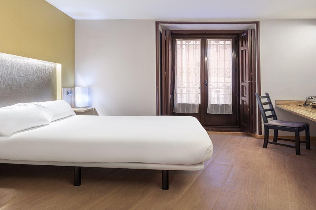 บีแอนด์บี โฮเทล มาดริด เซนโตร พลาซา มายอร์ Hotel ภายนอก รูปภาพ
